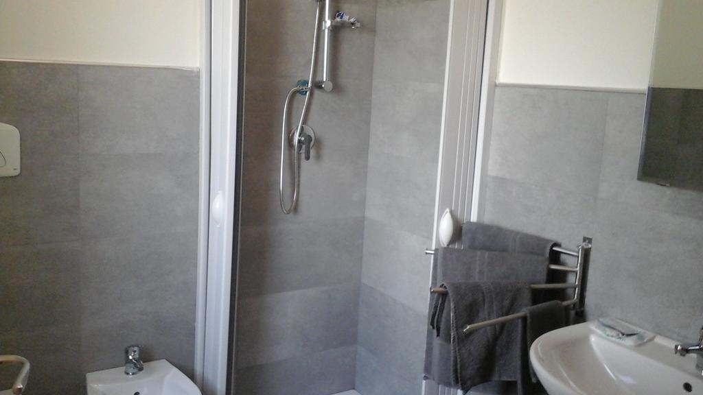 Fgs Service Snc "White Room" Ruoti Екстер'єр фото